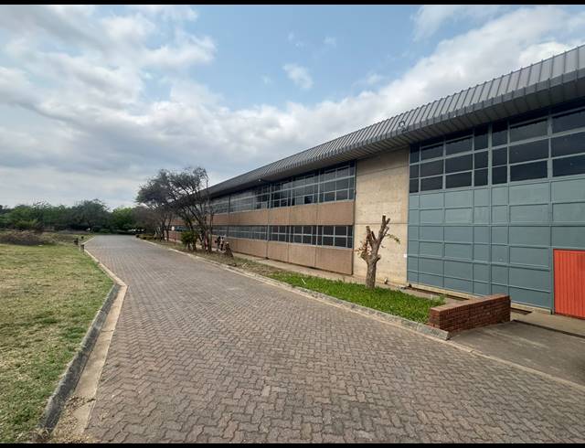 2,693M² WAREHOUSE TO LET IN HERMANSTAD